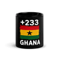 Mug Ghana +233 noir vue de face, drapeau du Ghana et indicatif +233