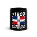 Mug République Dominicaine +1809 noir vue de face, drapeau de la République Dominicaine et indicatif +1809