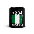 Mug Nigeria +234 noir vue de face, drapeau nigérian et indicatif +234