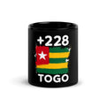 Mug Togo +228 noir vue de face, drapeau togolais et indicatif +228