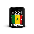 Mug Sénégal +221 noir vue de face, drapeau sénégalais et indicatif +221