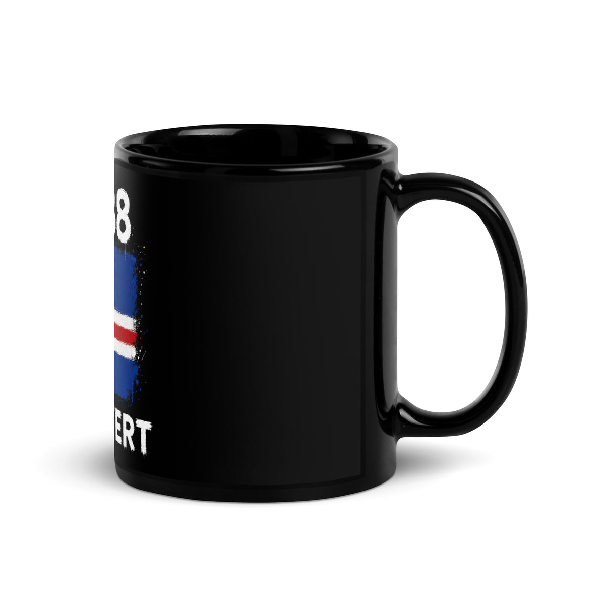 Mug Cap-Vert +238 - Noir avec drapeau floqué effet éclaboussure de peinture - vue anse à droite - Indicatif Fier