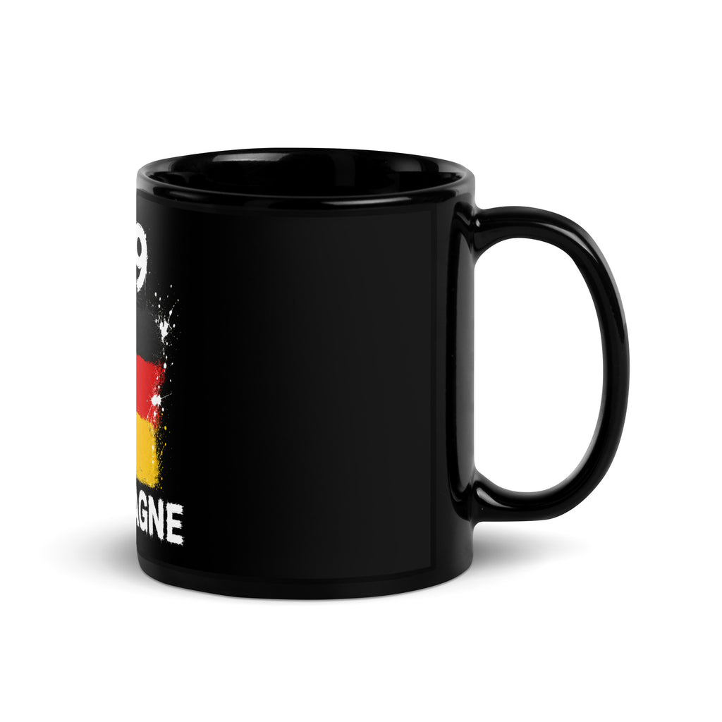 Mug Allemagne +49 - Noir avec drapeau floqué effet éclaboussure de peinture - vue anse à droite - Indicatif Fier