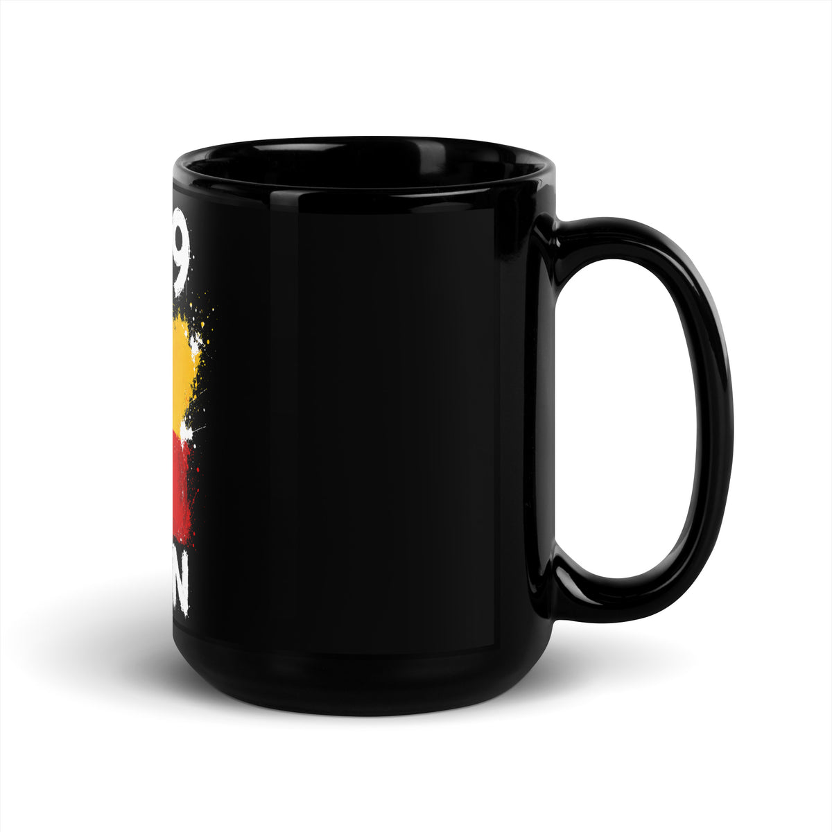 Mug Bénin +229 - Noir avec drapeau floqué effet éclaboussure de peinture - vue anse à droite - Indicatif Fier