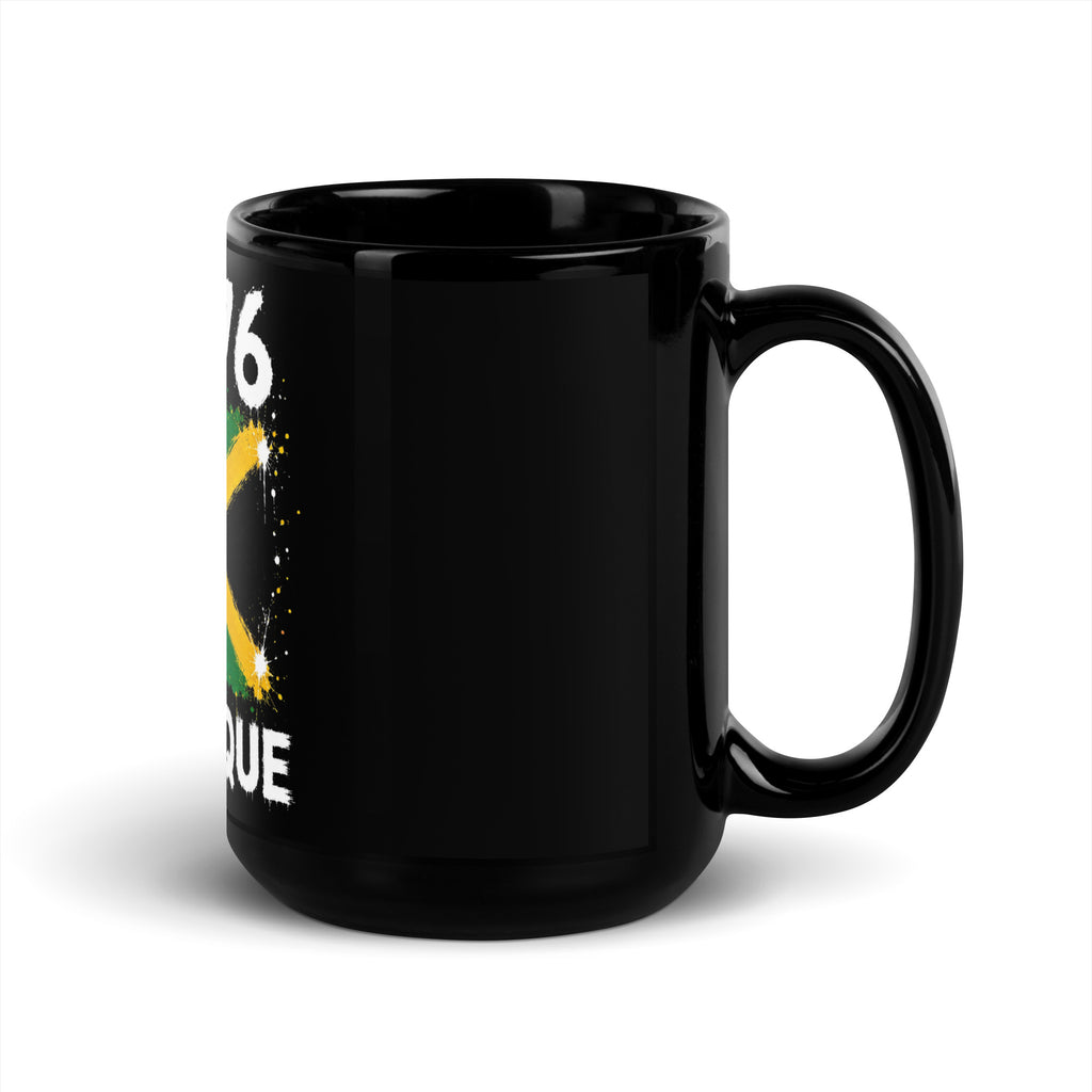 Mug Jamaïque +1876 - Noir avec drapeau floqué effet éclaboussure de peinture - vue anse à droite - Indicatif Fier