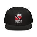 Snapback noire Trinidad & Tobago +1868 avec drapeau trinidadien floqué effet éclaboussure de peinture - vue de face - Indicatif Fier