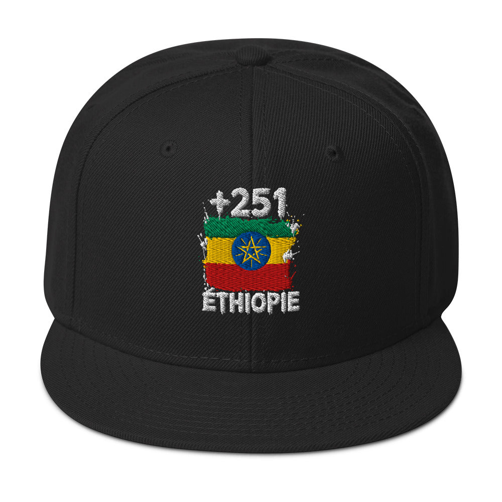 Snapback Éthiopie +251 vue de face, design brodé drapeau éthiopien