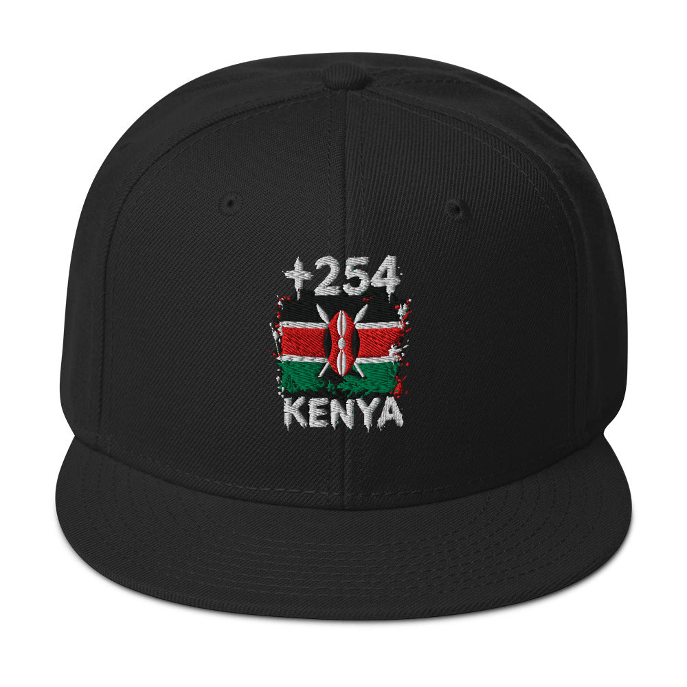 Snapback Kenya +254 vue de face, design brodé drapeau kényan