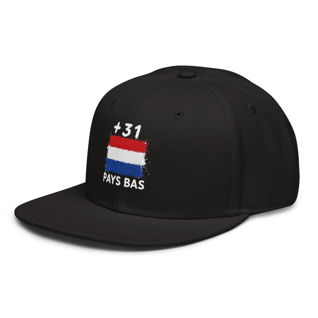 Snapback noire Pays Bas +31 avec drapeau néerlandais floqué - vue de profil gauche - Indicatif Fier