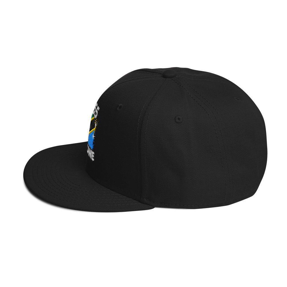 Snapback Tanzanie +255 - Noir avec drapeau floqué effet éclaboussure de peinture - vue de profil gauche - Indicatif Fier