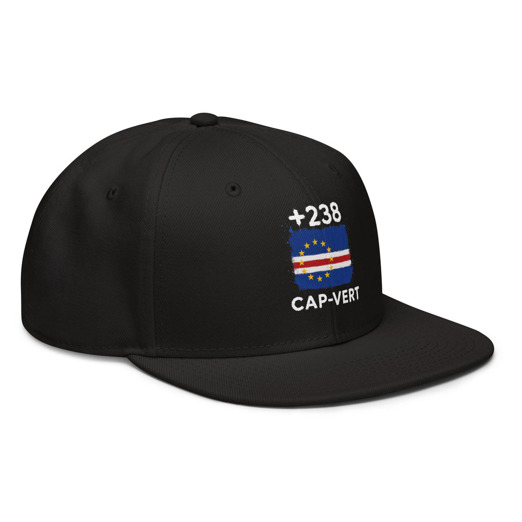 Casquette Snapback Cap-Vert +238 vue de trois-quarts, drapeau et indicatif +238 brodés