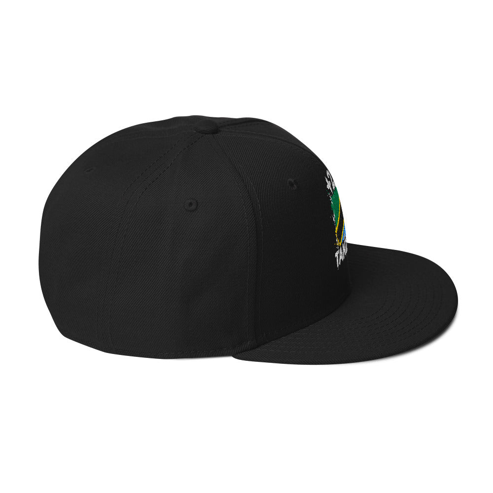 Snapback Tanzanie +255 - Noir avec drapeau floqué effet éclaboussure de peinture - vue de profil droit - Indicatif Fier