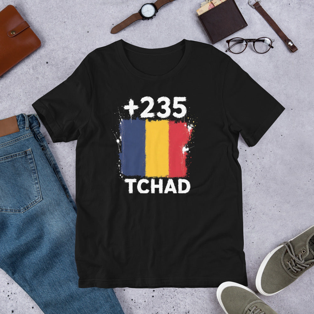 T-shirt Tchad +235 avec drapeau floqué effet éclaboussure de peinture - vue de face - Indicatif Fier