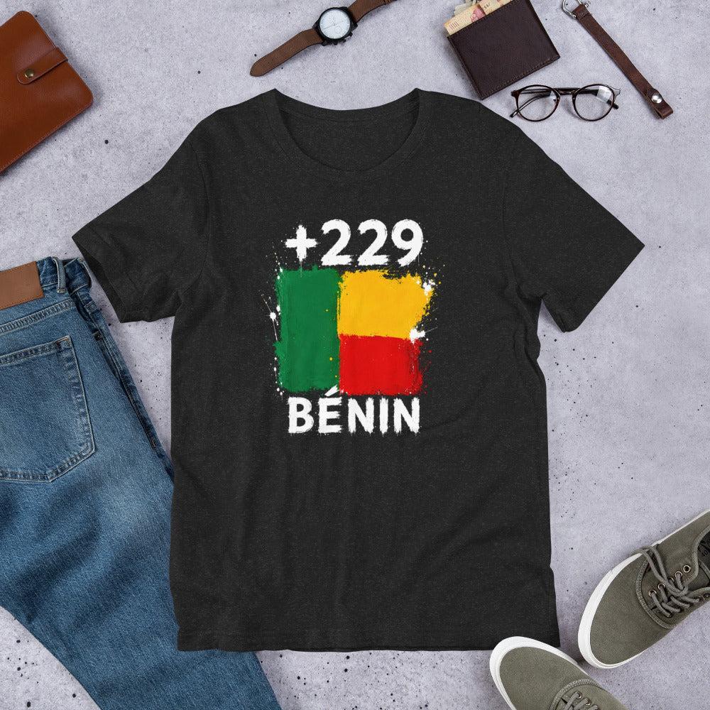 T-shirt Benin +229 - Noir avec drapeau floqué effet éclaboussure de peinture - vue de face - Indicatif Fier