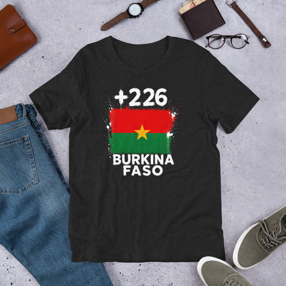 T-shirt Burkina Faso +226 - Noir avec drapeau floqué effet éclaboussure de peinture - vue de face - Indicatif Fier