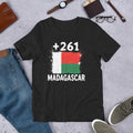T-shirt Madagascar +261 - Noir avec drapeau floqué effet éclaboussure de peinture - vue de face - Indicatif Fier