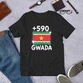 T-shirt Guadeloupe +590 - Noir avec drapeau floqué effet éclaboussure de peinture - vue de face - Indicatif Fier
