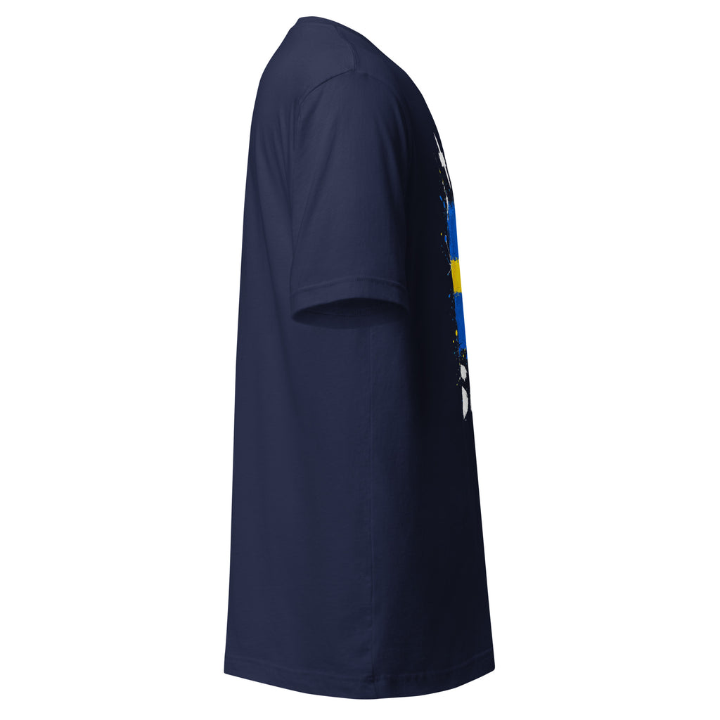 T-shirt Suède - Navy avec drapeau floqué effet éclaboussure de peinture - vue de profil droit - Indicatif Fier
